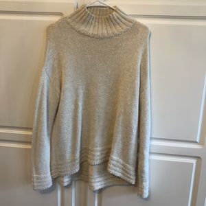 Turtleneck high/low sweater